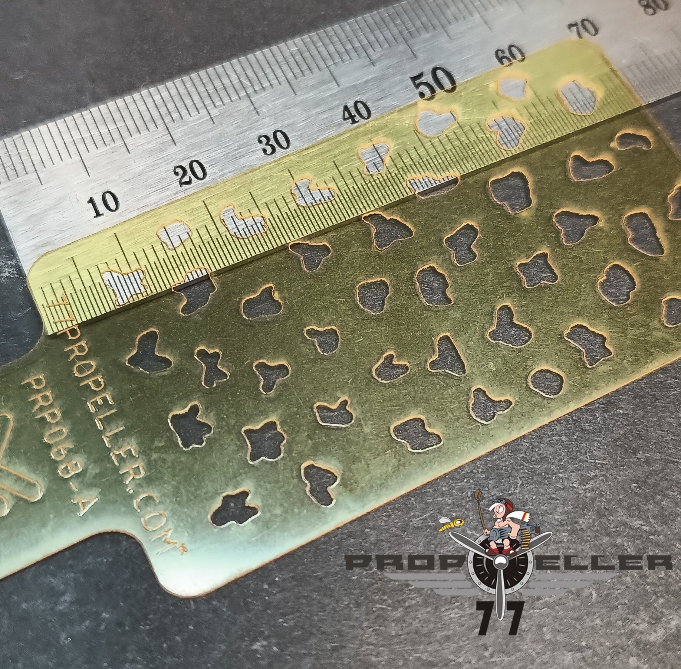 77 Propeller 1/72 Italian Camouflage Template Variant A 2 Pieces PRP068 length of template A