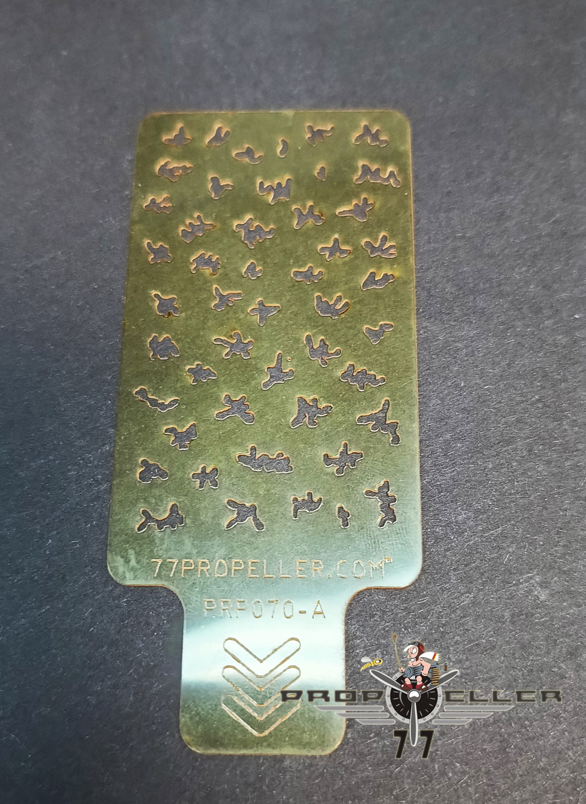 77 Propeller 1/72 Italian Camouflage Template Variant C 2 Pieces PRP070 template A