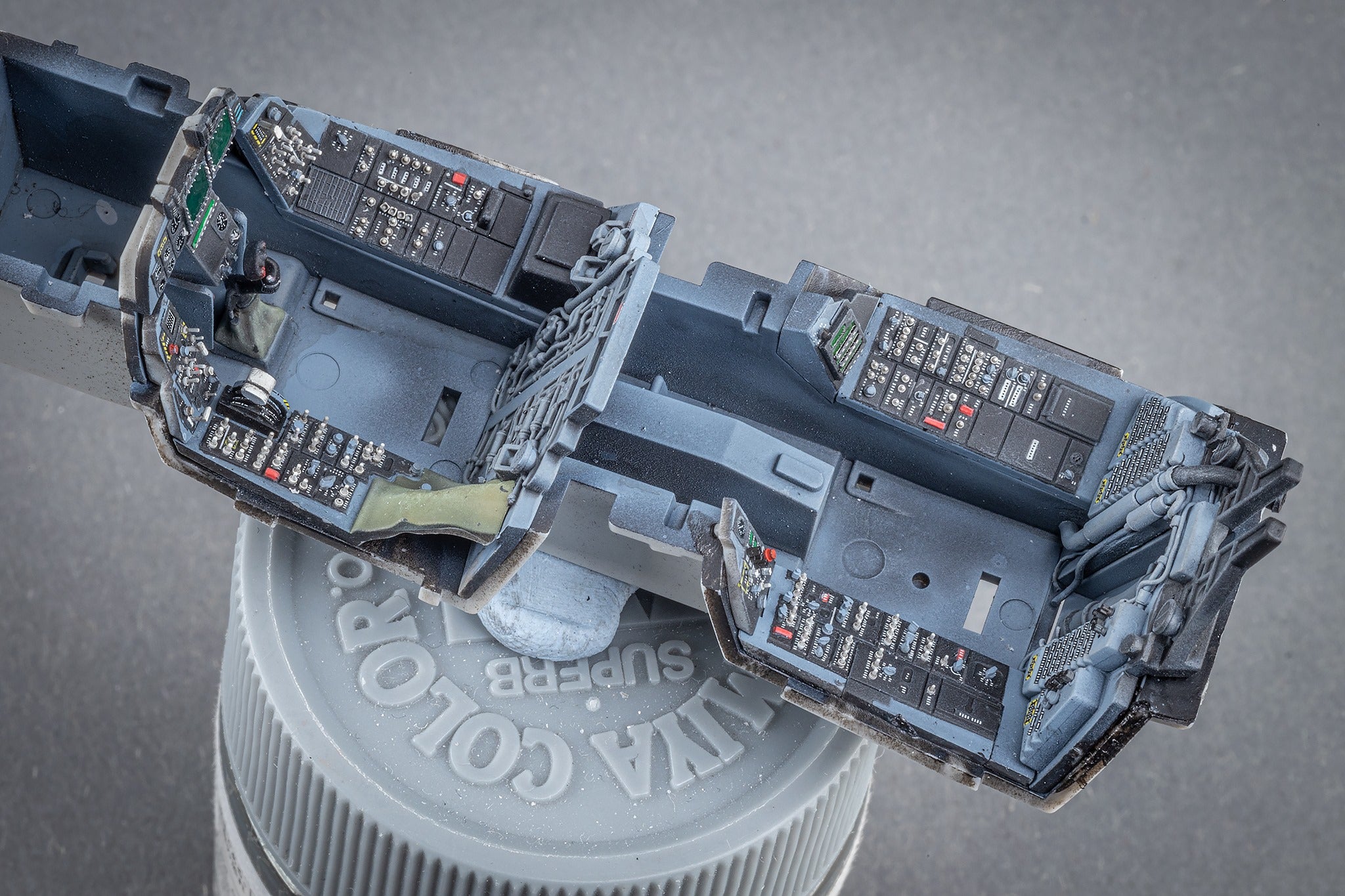 トグルスイッチ 1/48スケール (200個入り)