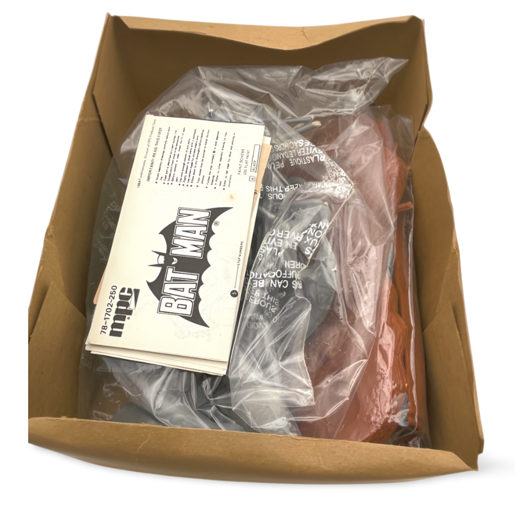 MPC バットマン スーパー・パワーズ 1/1702 箱の中身(ランナーと説明書入り)