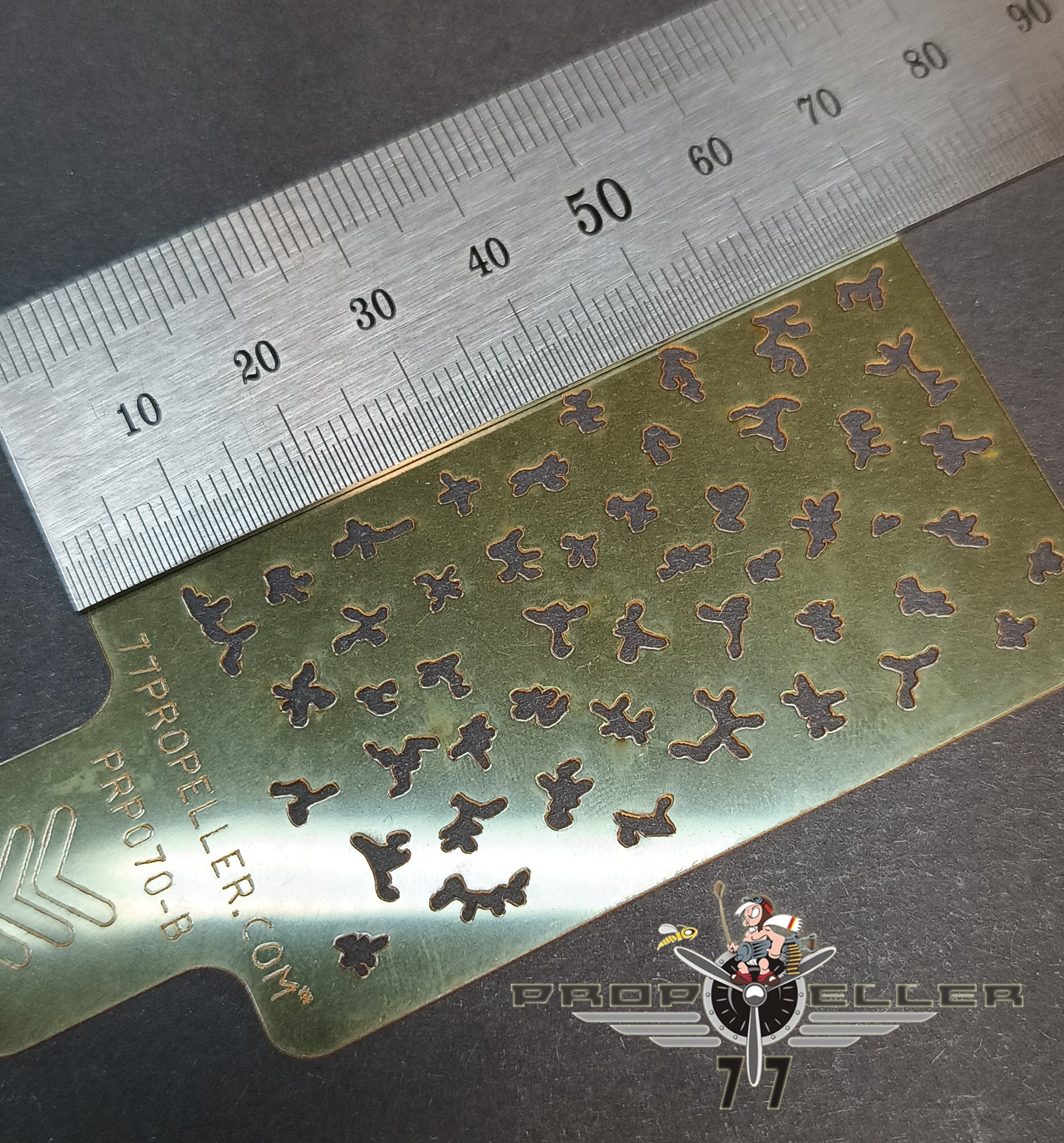 77 Propeller 1/72 Italian Camouflage Template Variant C 2 Pieces PRP070 size of template B