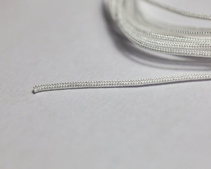 ANYZ ブレイデッドライン AN011 0.5mm の編み込み質感を示すクローズアップ画像