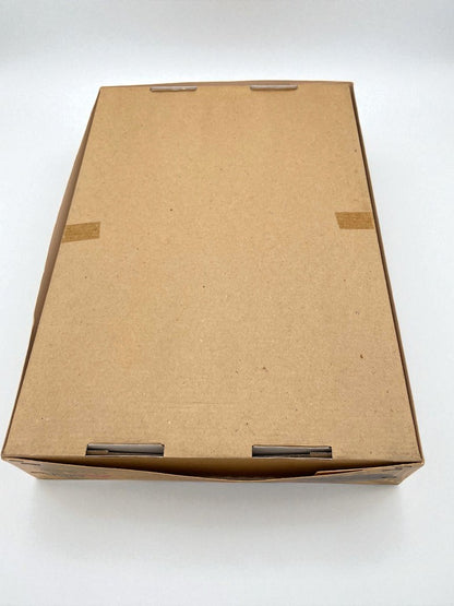 ボックス底面：未開封状態の厚紙底板