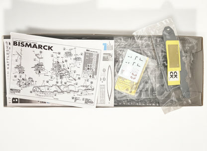 ドラゴン ドイツ戦艦 ビスマルク 1/700［7043］キット内容物（エッチングパーツ・デカール・説明書）