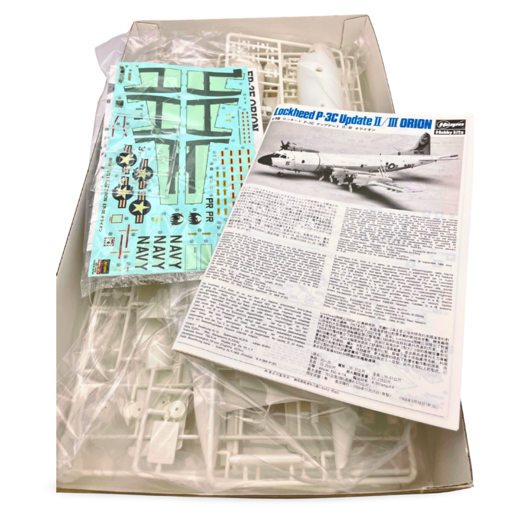 ハセガワ EP-3E オライオン 1/72［00167］キット内容物（未組立ランナーとデカール）