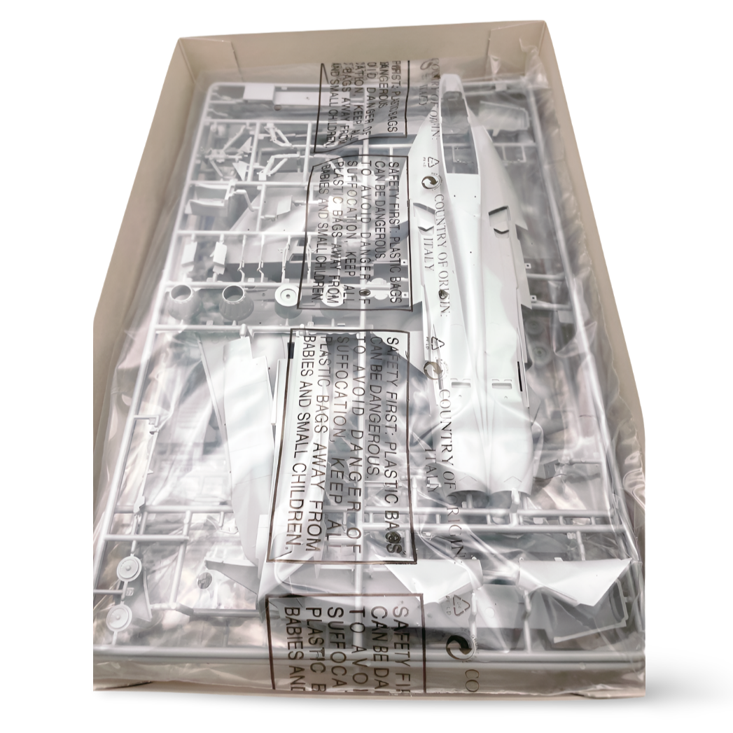 EA-18G グラウラー 1/48 プラッツ／イタレリ TPA-26 内容物 全体写真 パーツ袋入り